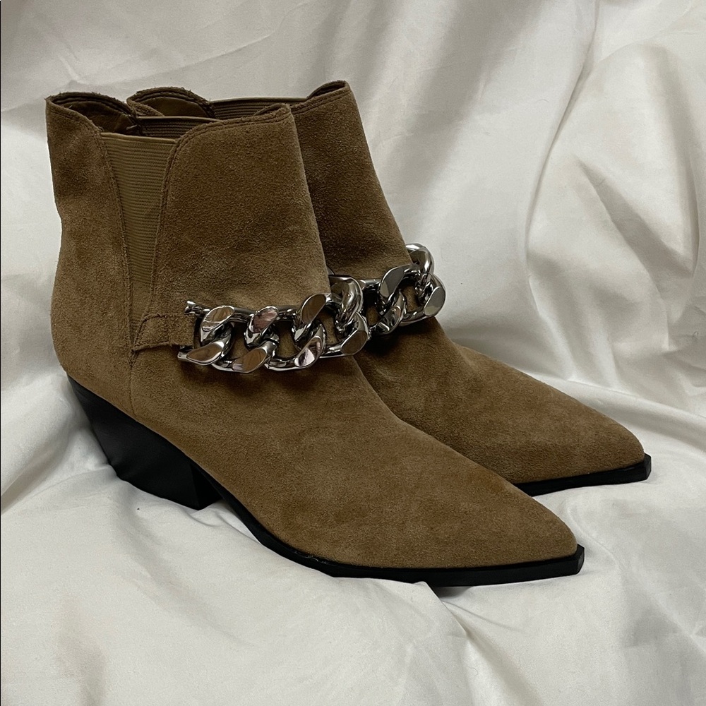 Suede ❤️ Marc Fisher Tan Brown Leather Ankle Boots w/ Chunky Silver Chain, 7.5